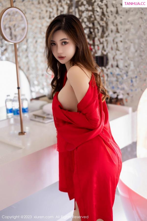 綺裡嘉 绮里嘉 [XiuRen]高清写真图 2023.07.07 No.7043 绮里嘉ula 性感睡裙第26张图片